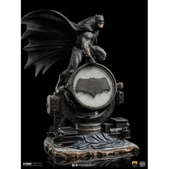DC Comics Zack Snyder's Justice League - Deluxe Art Scale 1/10 - Batman on Batsignal Figure Studios
