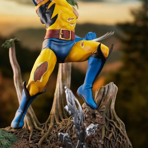 Marvel - Marvel Gallery - Wolverine (90's Comic) Figure Diamond Select 10