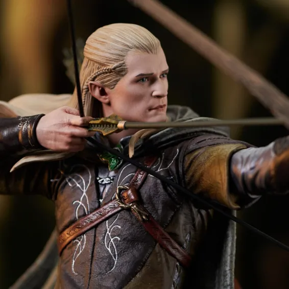 The Lord of the Rings - Gallery Deluxe - Legolas Figure PRE-ORDER Diamond Select - 8