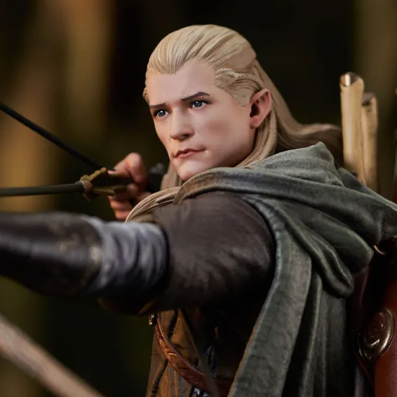 The Lord of the Rings - Gallery Deluxe - Legolas Figure PRE-ORDER Diamond Select - 10