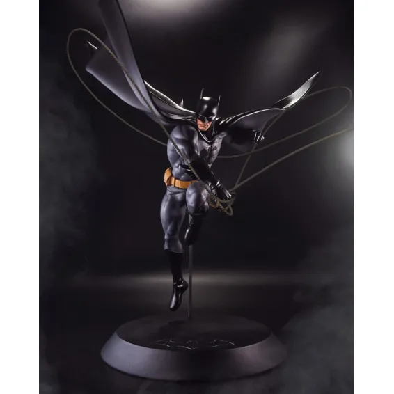 DC Comics - DC Designer Series - Figura Batman by Dan Mora PREPEDIDO DC Direct - 9