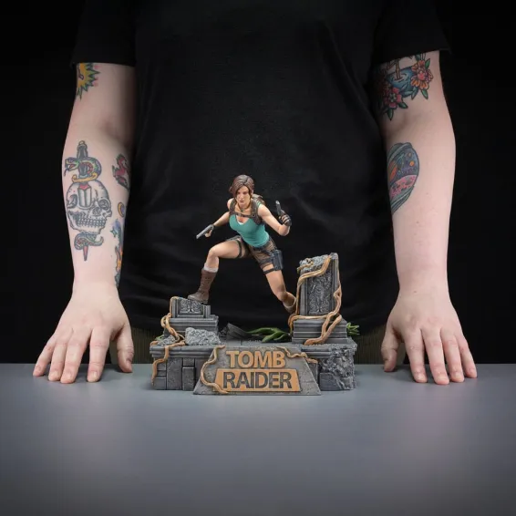 Tomb Raider - Figura Lara Croft PREPEDIDO Dark Horse - 20