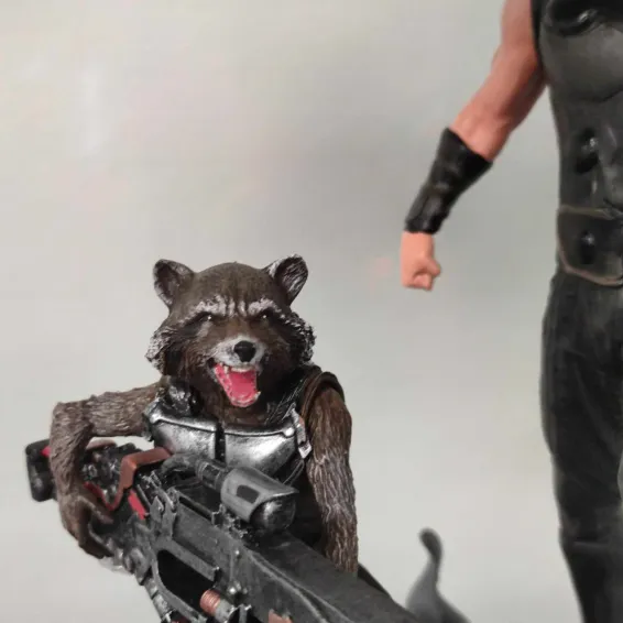 Marvel Avengers Infinity War - Premier Collection - Figura Thor & Rocket Deposito-venta  - 2