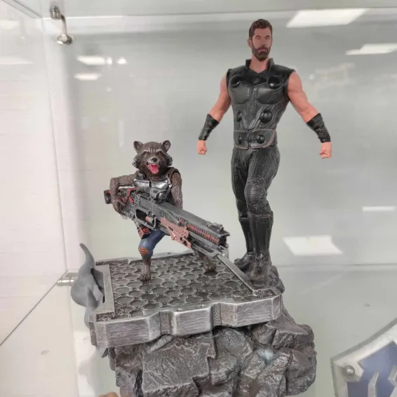 Marvel Avengers Infinity War - Premier Collection - Figura Thor & Rocket Deposito-venta  - 1